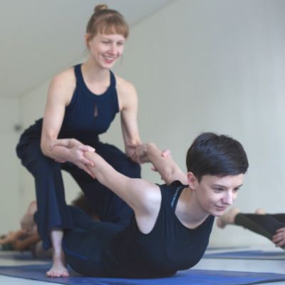 200h-vinyasa-yogalehrer-ausbildung-berlin-shalabhasana
